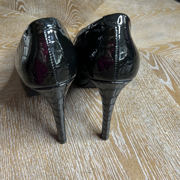 KELSI BY KELSI DAGGER Black Patent Embossed Leather Laurie Platform Pumps - Picture 9 of 11